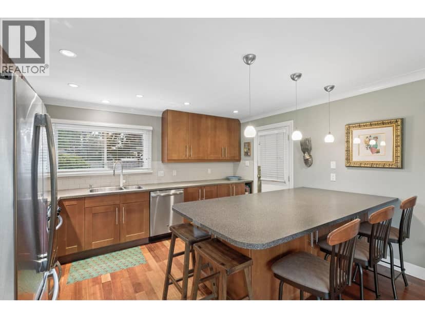 1283 PINEWOOD CRESCENT, North Vancouver, photo 3