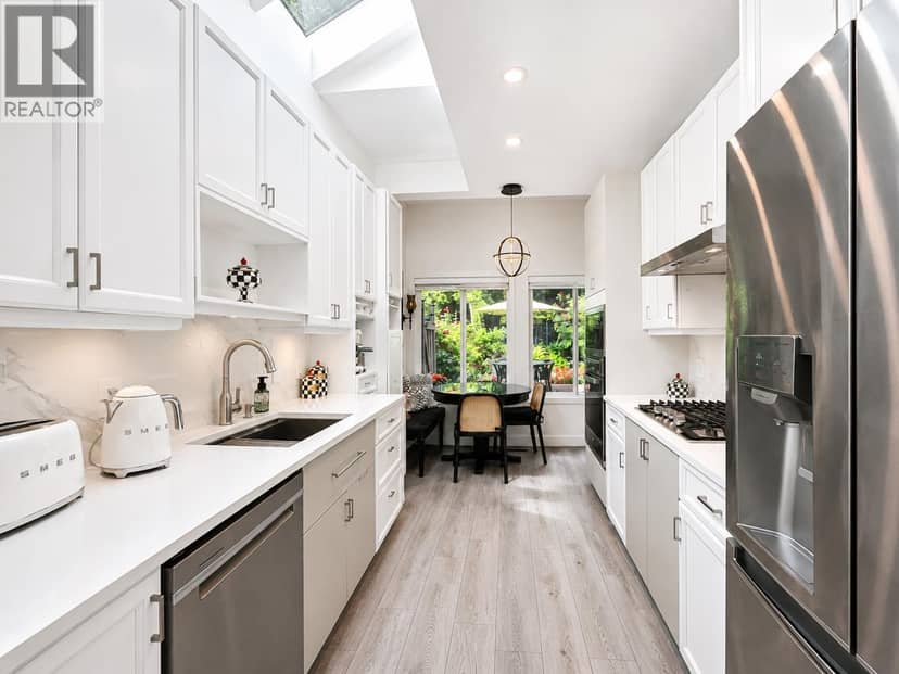 1741 RUFUS DRIVE, North Vancouver, photo 2