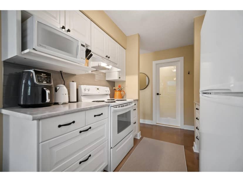 101 1442 BLACKWOOD STREET, White Rock, photo 8