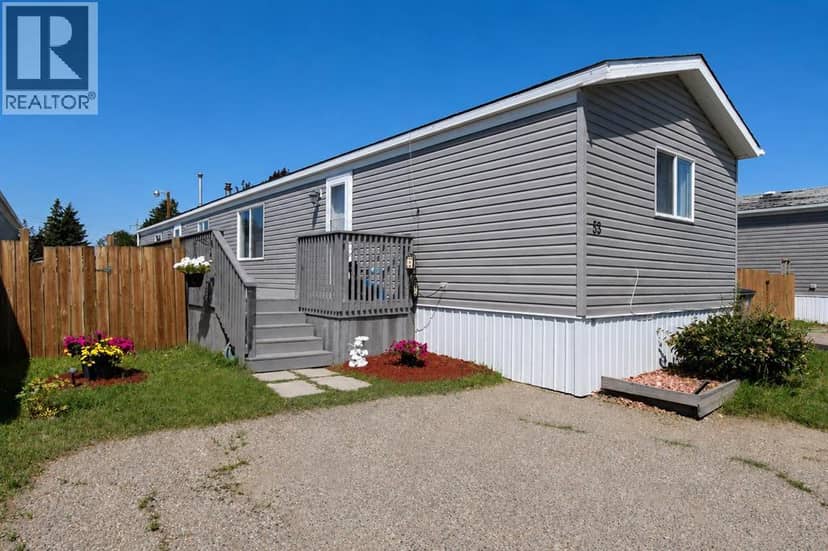 53 Maple Drive W, Brooks, photo 2