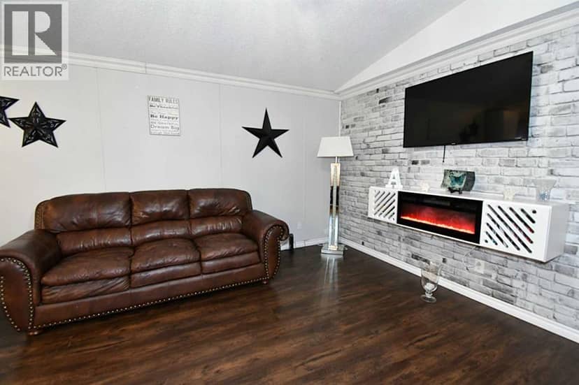 53 Maple Drive W, Brooks, photo 6
