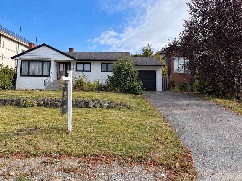 11160 135A STREET, Surrey, photo 2