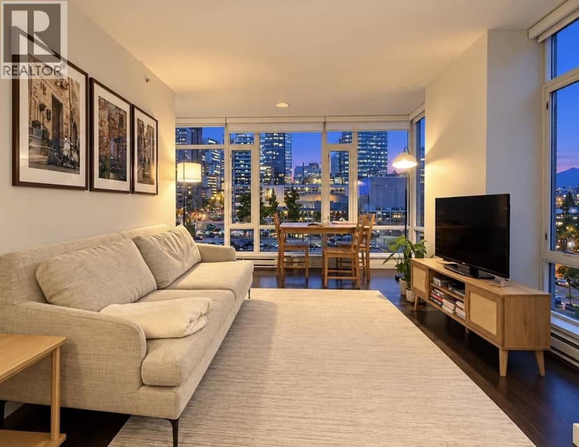 912 161 W GEORGIA STREET, Vancouver