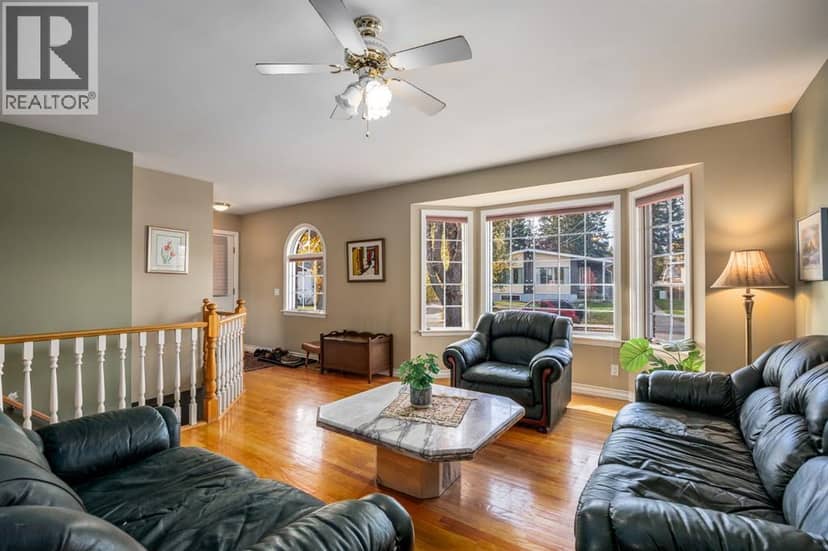 624 30 Avenue NE, Calgary, photo 5