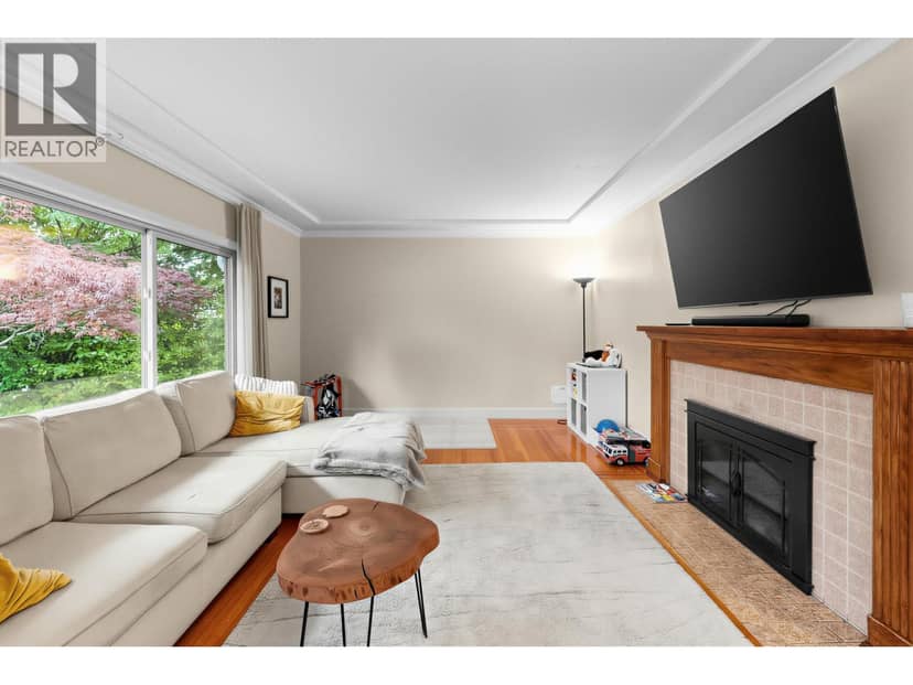 1095 E 29TH STREET, North Vancouver, photo 3