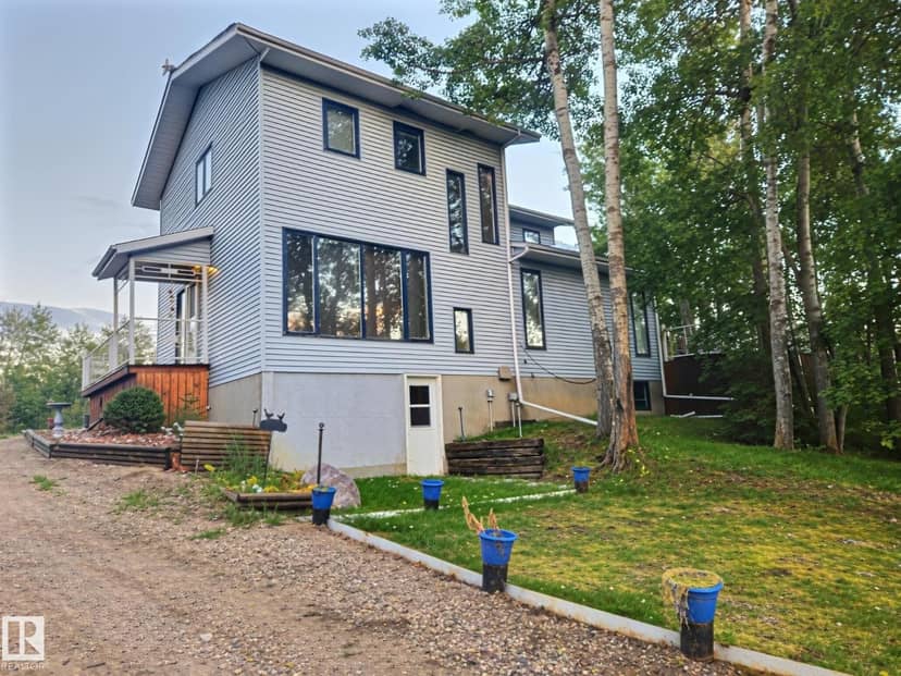 301 58532 Range Road 113, Rural St. Paul County