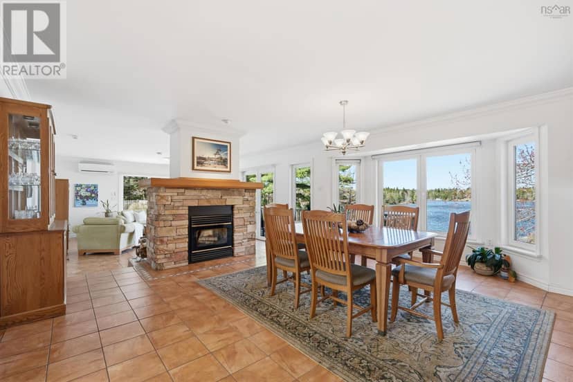 243 Lakeshore Drive, Hammonds Plains, photo 7