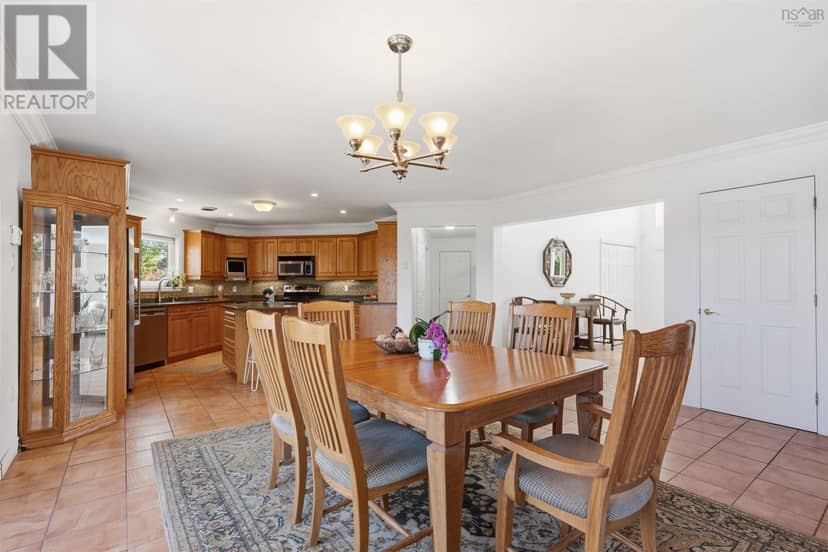 243 Lakeshore Drive, Hammonds Plains, photo 8