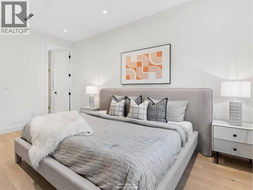 2543 E 2ND AVENUE, Vancouver