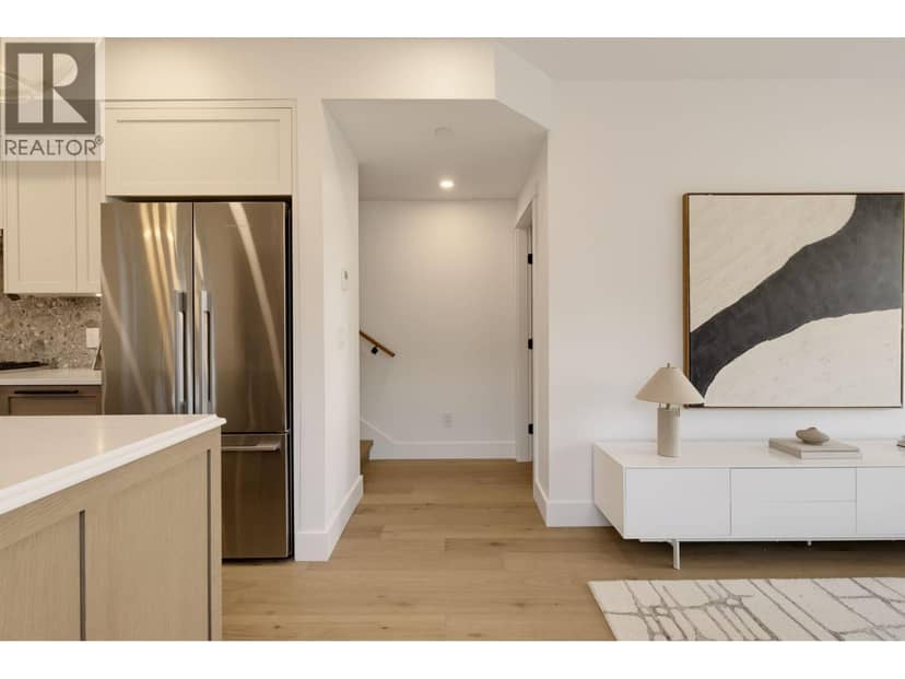 1 326 W 14TH STREET, North Vancouver, photo 4