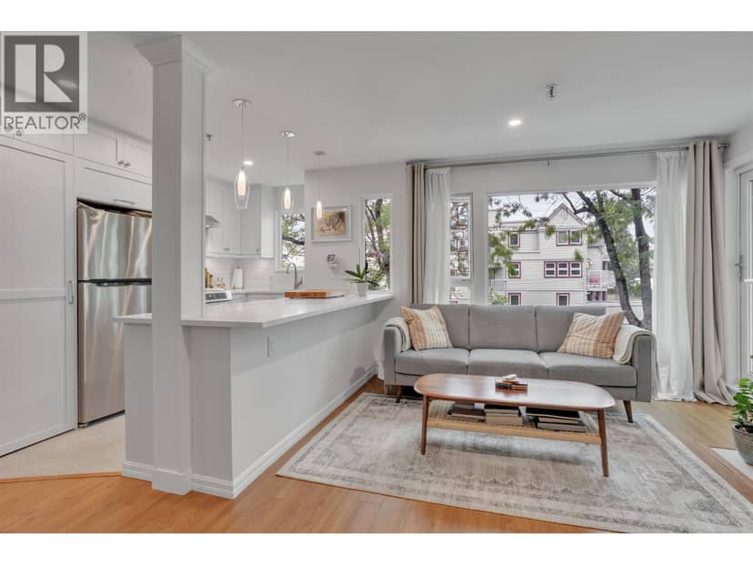 315 2020 W 8TH AVENUE, Vancouver