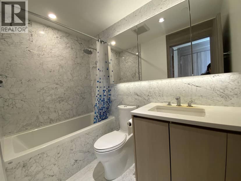 1612 4720 LOUGHEED HIGHWAY, Burnaby, photo 2