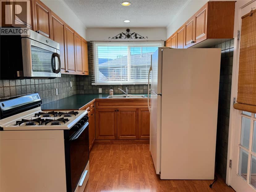 2152 Mamette Avenue, Merritt, photo 3