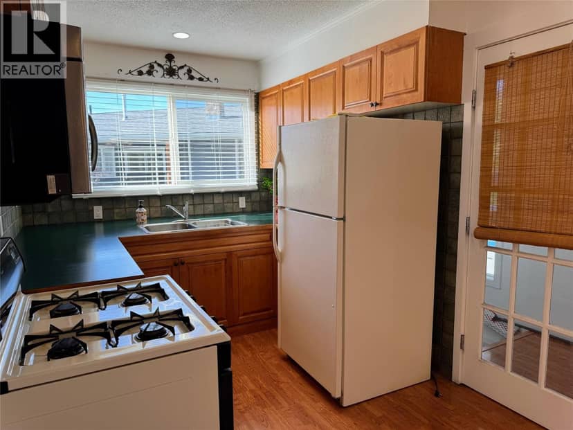 2152 Mamette Avenue, Merritt, photo 4