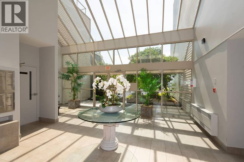 210 2274 FOLKESTONE WAY, West Vancouver, photo 6