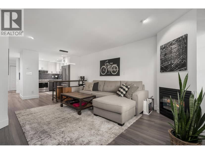825 W 15TH AVENUE, Vancouver