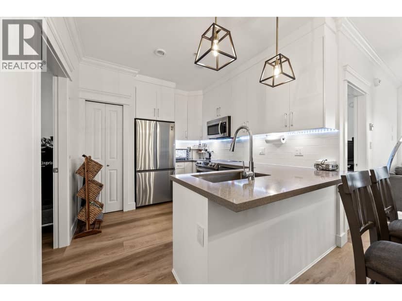 304 2389 HAWTHORNE AVENUE, Port Coquitlam, photo 3