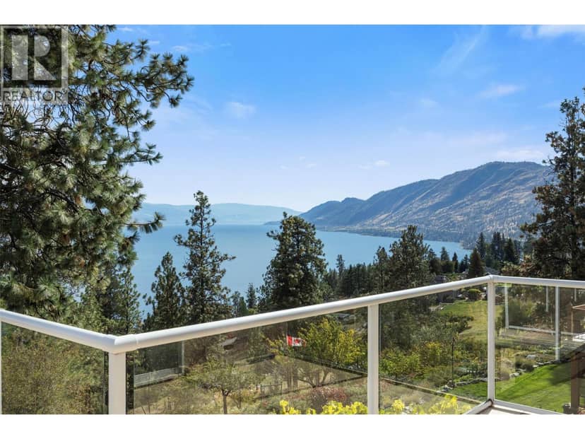 6455 Vernon Avenue, Peachland, photo 2