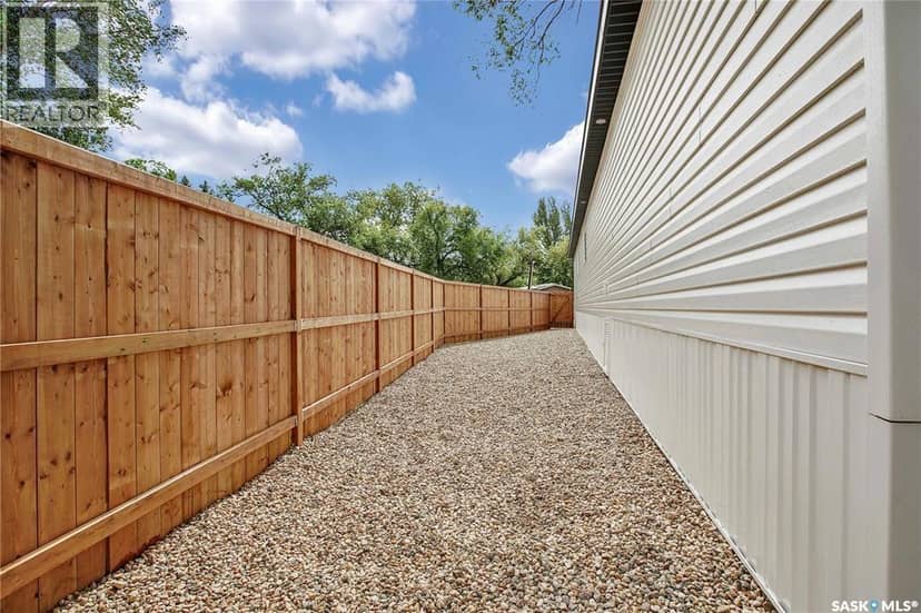 320 1524 Rayner AVENUE, Saskatoon, photo 2