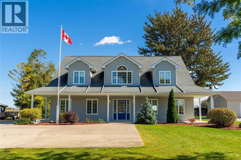 900 St Clair Parkway, St. Clair
