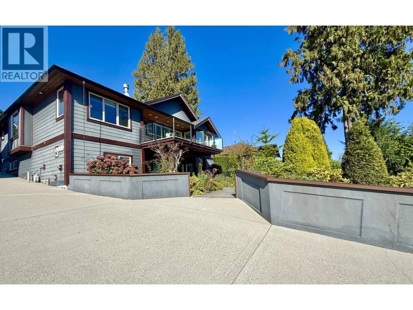 496 SPYGLASS PLACE, Gibsons, photo 6