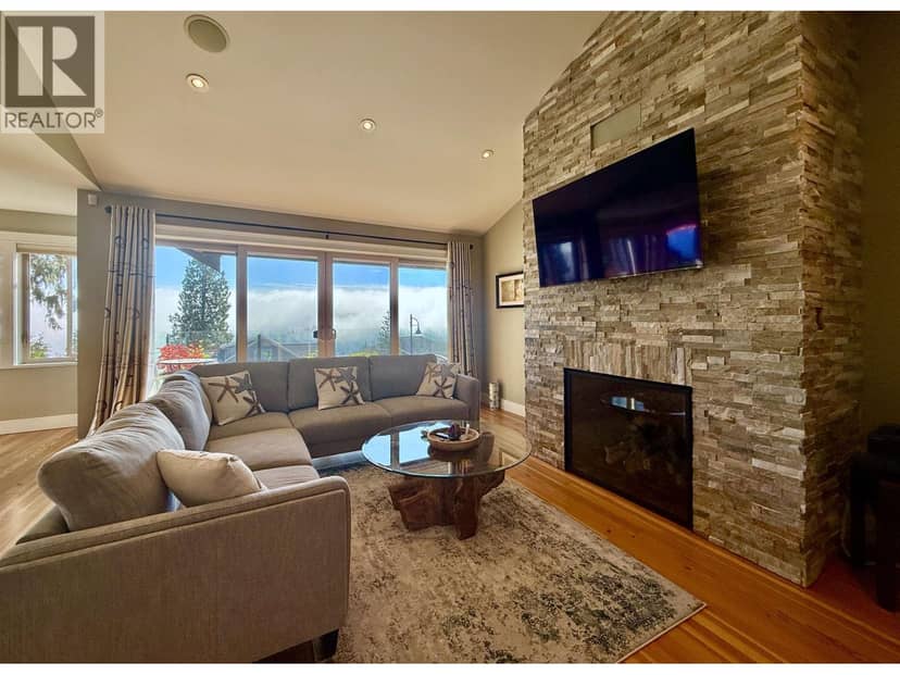 496 SPYGLASS PLACE, Gibsons, photo 8