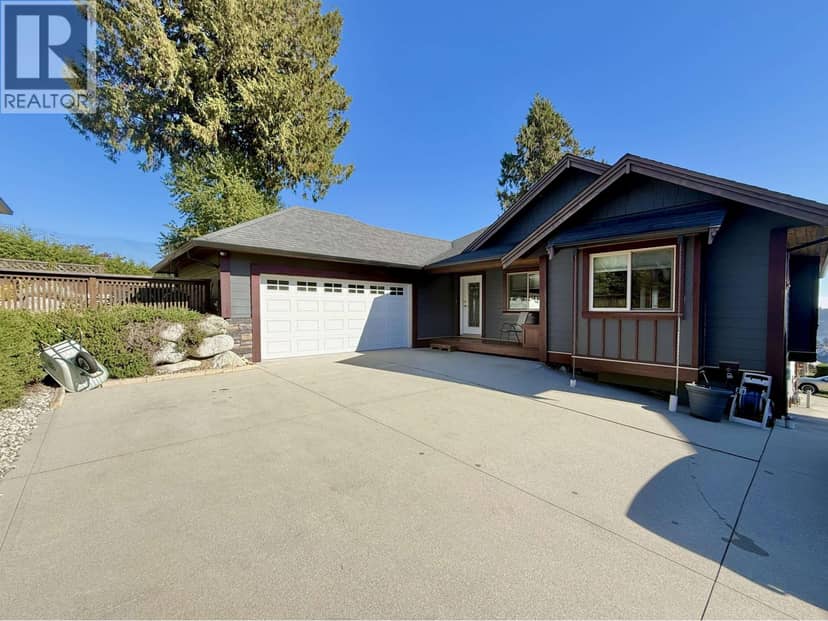 496 SPYGLASS PLACE, Gibsons, photo 5