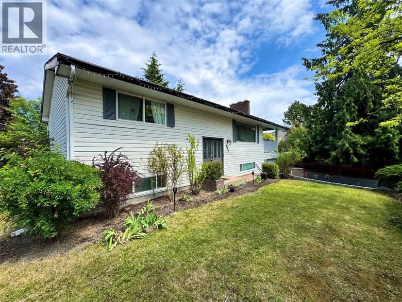964 Tronson Drive, Kelowna, photo 2