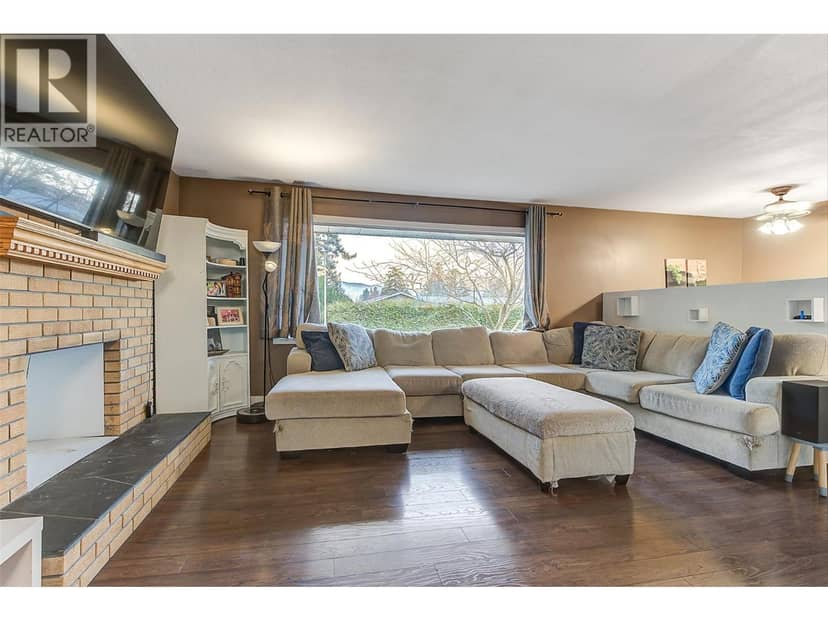 964 Tronson Drive, Kelowna, photo 3