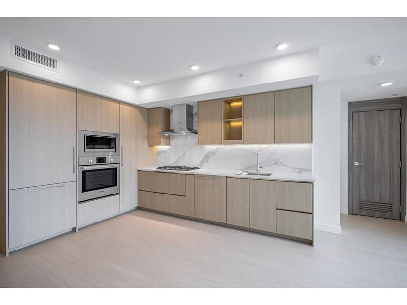 909 13768 100 AVENUE, Surrey, photo 3