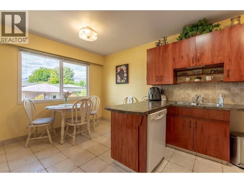 1306 Lombardy Square, Kelowna, photo 7