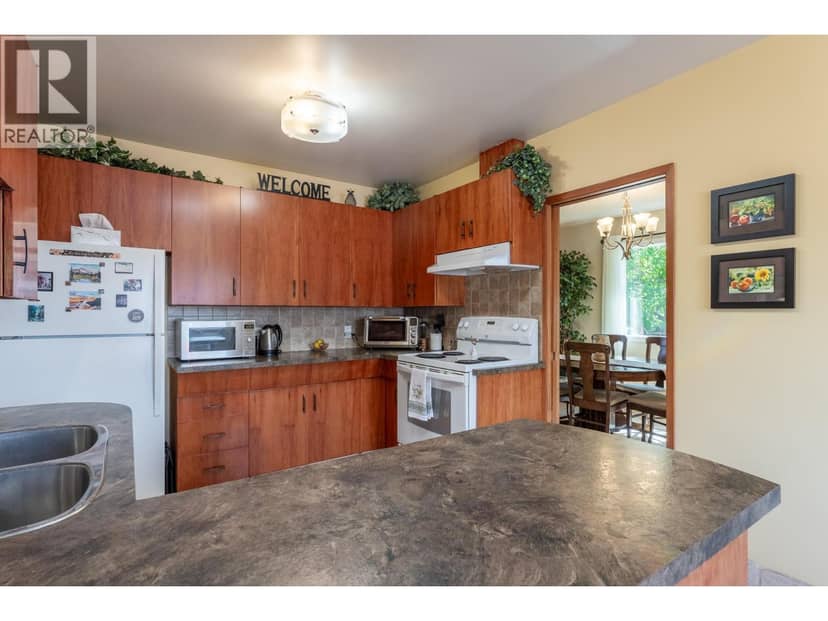 1306 Lombardy Square, Kelowna, photo 8