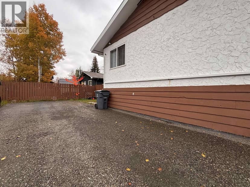 6696 SIMON FRASER AVENUE, Prince George, photo 2