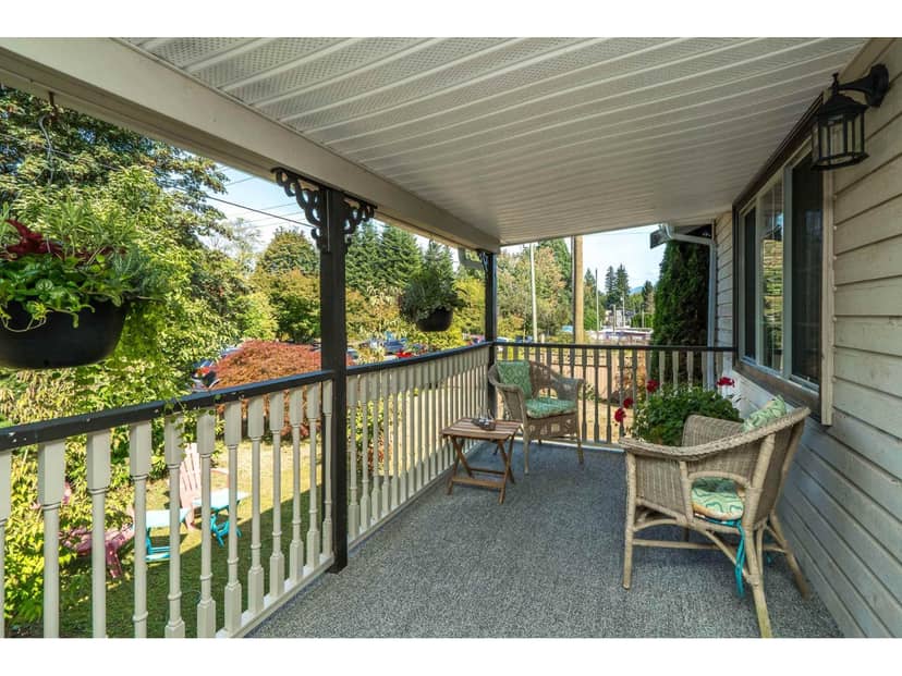 8992 ROYAL STREET, Langley, photo 3