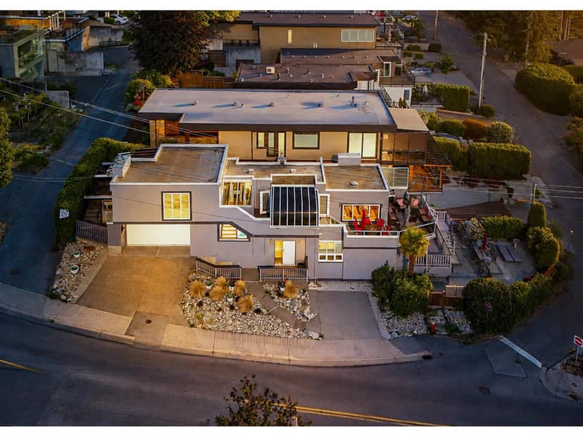 1246 OXFORD ST STREET, White Rock, photo 3