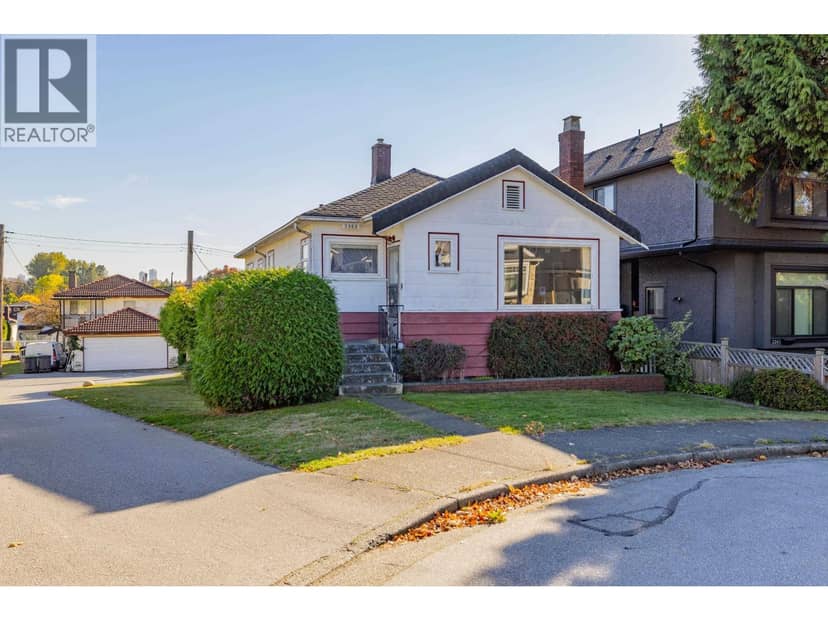 3368 PARKER STREET, Vancouver, photo 2