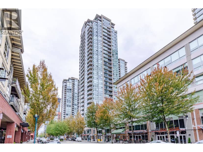 2707 2968 GLEN DRIVE, Coquitlam