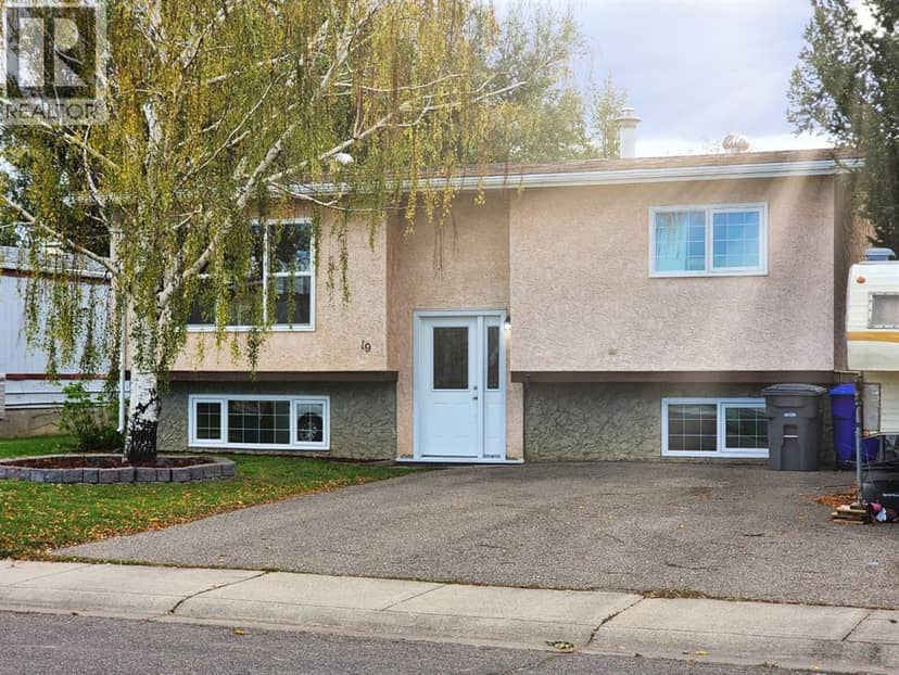 19 Willow Road W, Claresholm