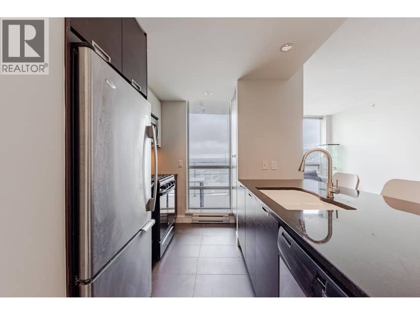 2707 2968 GLEN DRIVE, Coquitlam, photo 4