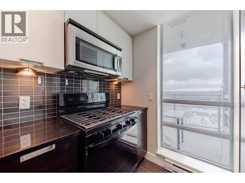 2707 2968 GLEN DRIVE, Coquitlam, photo 5