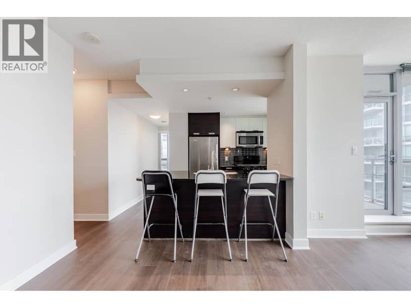 2707 2968 GLEN DRIVE, Coquitlam, photo 8