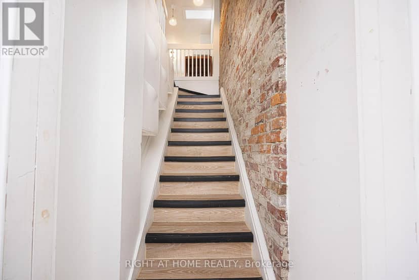 725 Indian Road, Toronto, photo 2