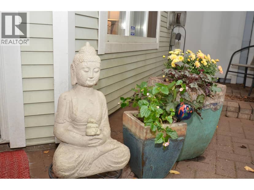 123 Seventh Street, New Westminster, photo 2