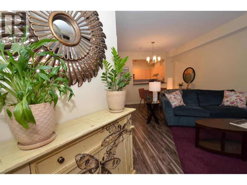 123 Seventh Street, New Westminster, photo 3
