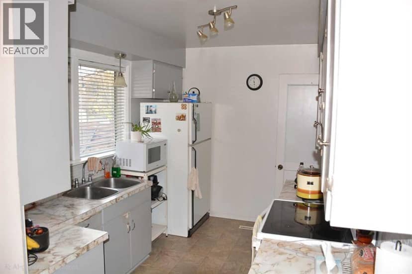 9526 86 Avenue, Peace River, photo 3