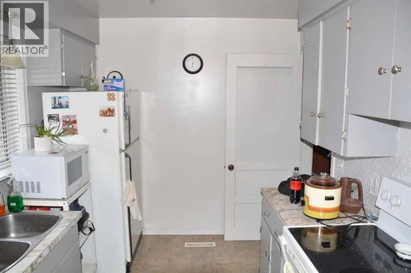 9526 86 Avenue, Peace River, photo 4