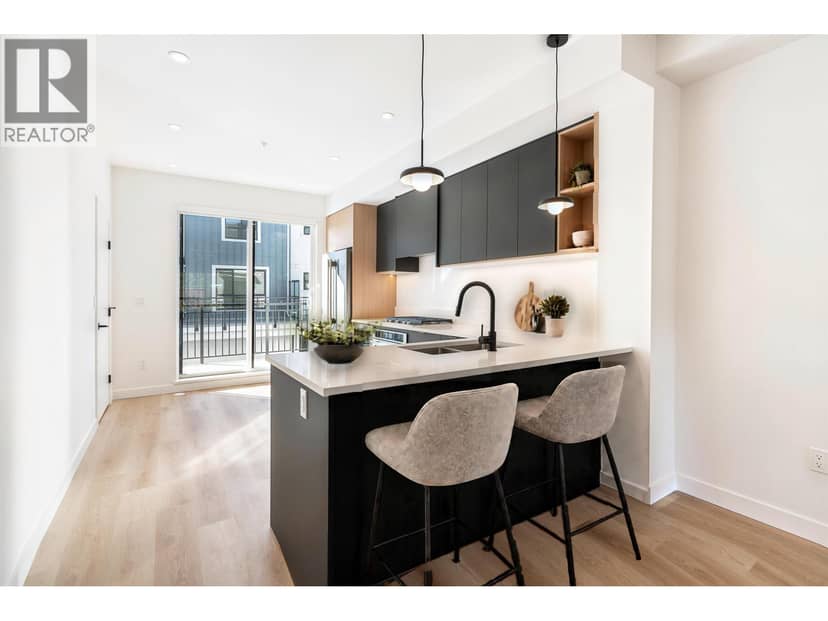 137 388 Duncan Street, New Westminster, photo 2