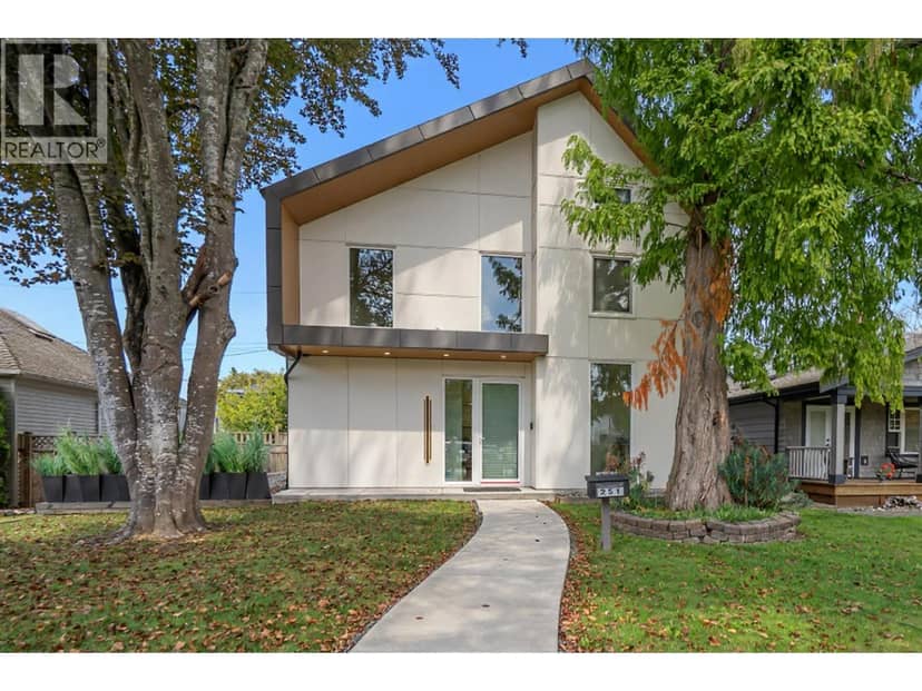 251 Douglas Crescent, Richmond