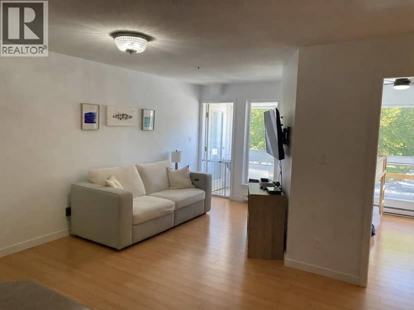 210 2891 E Hastings Street, Vancouver, photo 5
