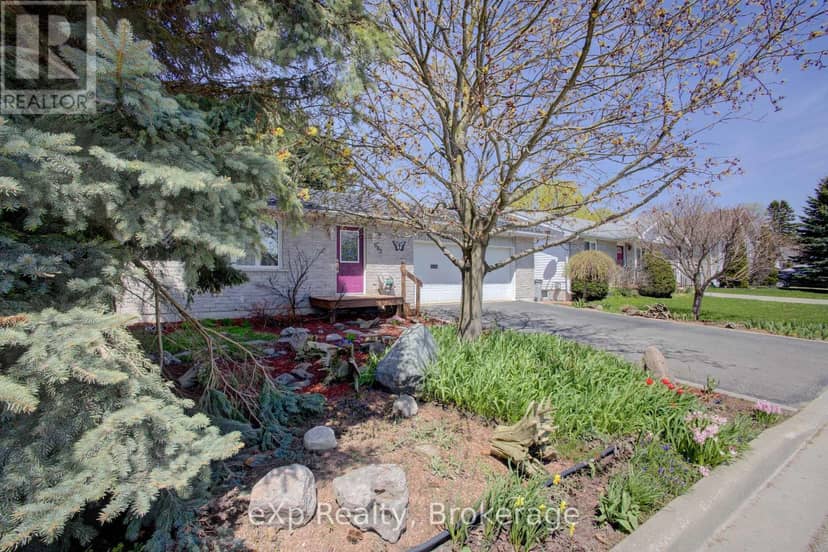 685 Reserve Avenue S, North Perth, photo 2